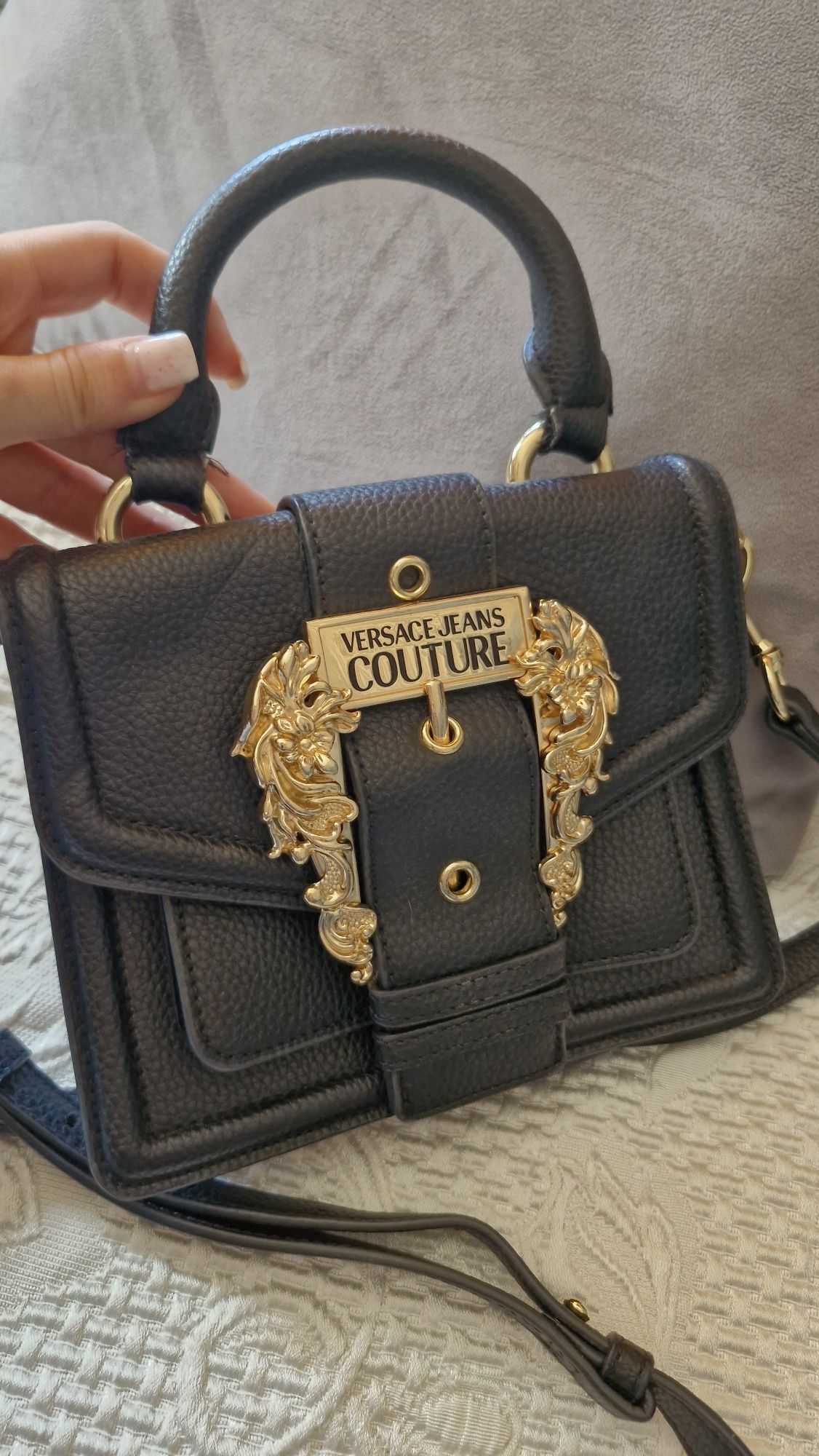 Оригинална дамска чанта на Версаче Versace
