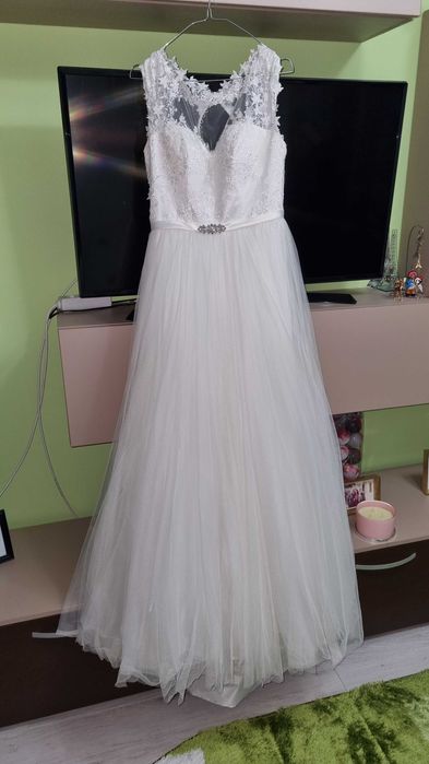 Rochie mireasa purtata o singura data