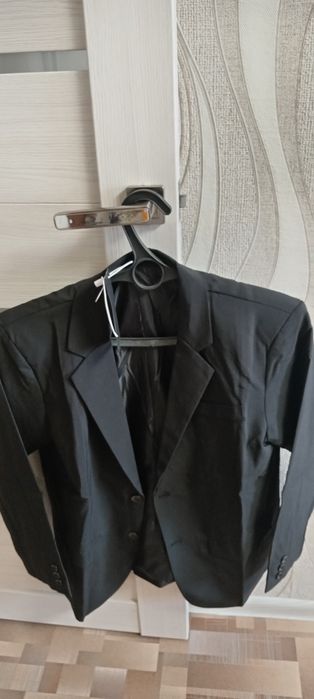 Продам новый пиджак для подростка