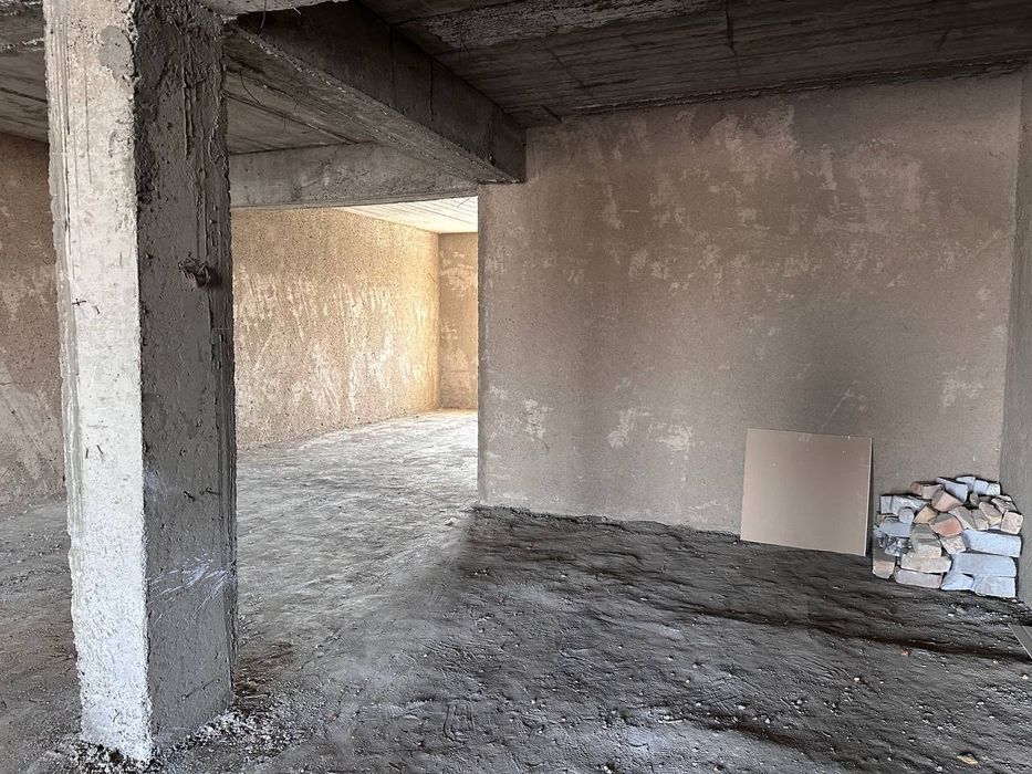 Срочно продаётся 3х -комнатная квартира коробка