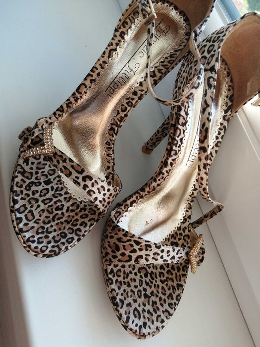 Sandale ocazie animal print