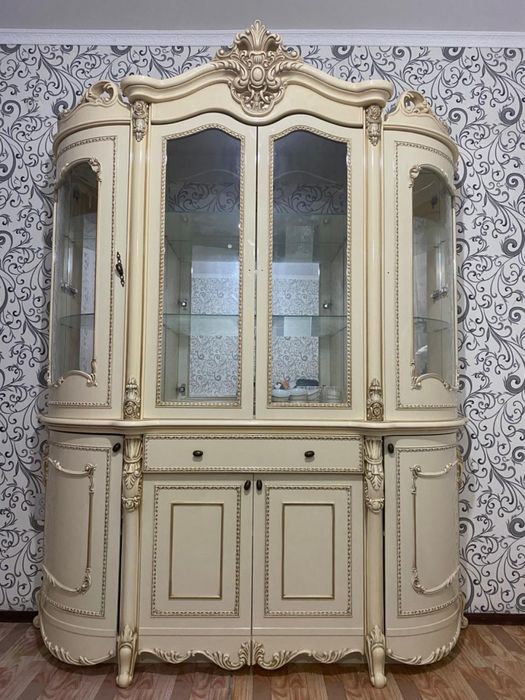 Шкаф  для гостиной