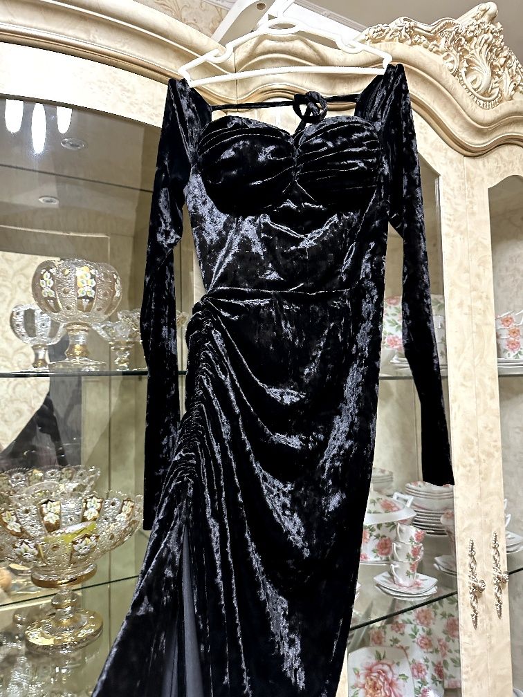 Классические платье из итальянского велюра