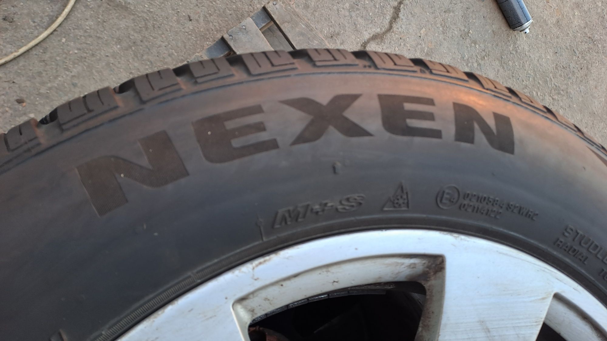 4бр. Почти Нови 205/60/16 Nexen Winguard Snow G 3