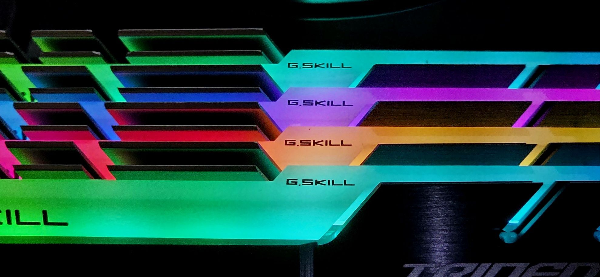 32GB RAM DDR4 4266MHz G.Skill RGB Trident Z