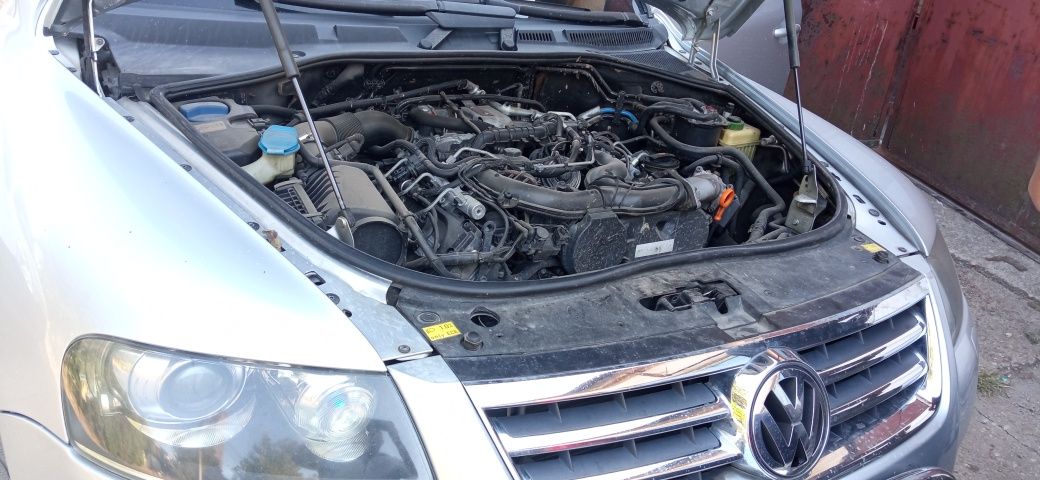 Bara fata spate ,faruri ,capota,carlig remorca vw touareg 3.0 v6 bks