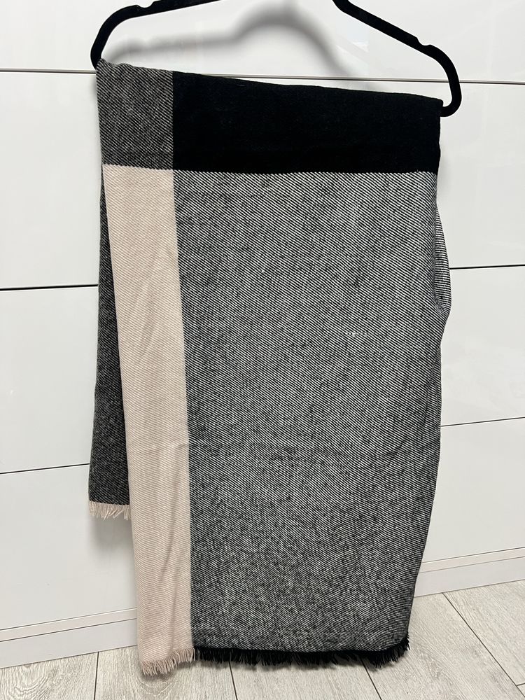 Зимен шал H&M.   .