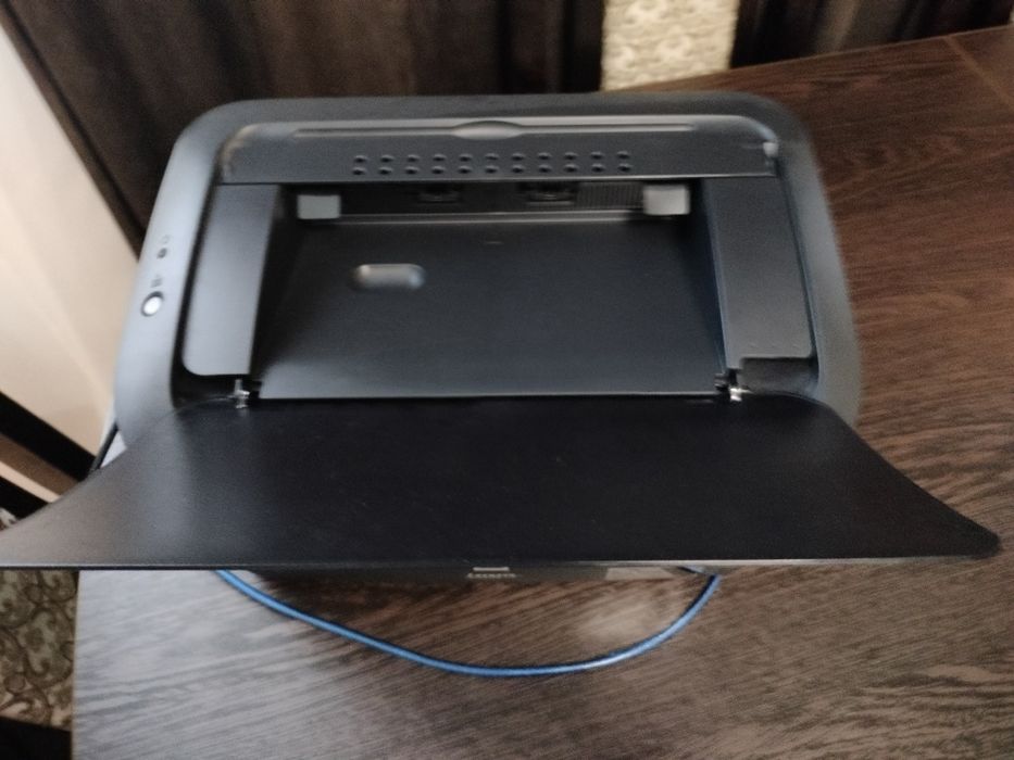 Принтер canon в идеальном состоянии  черного цвета