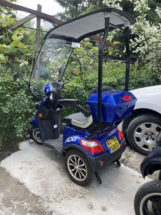 Scuter electric, triciclu , nou. Autonomie 60 km. Fara permis.
