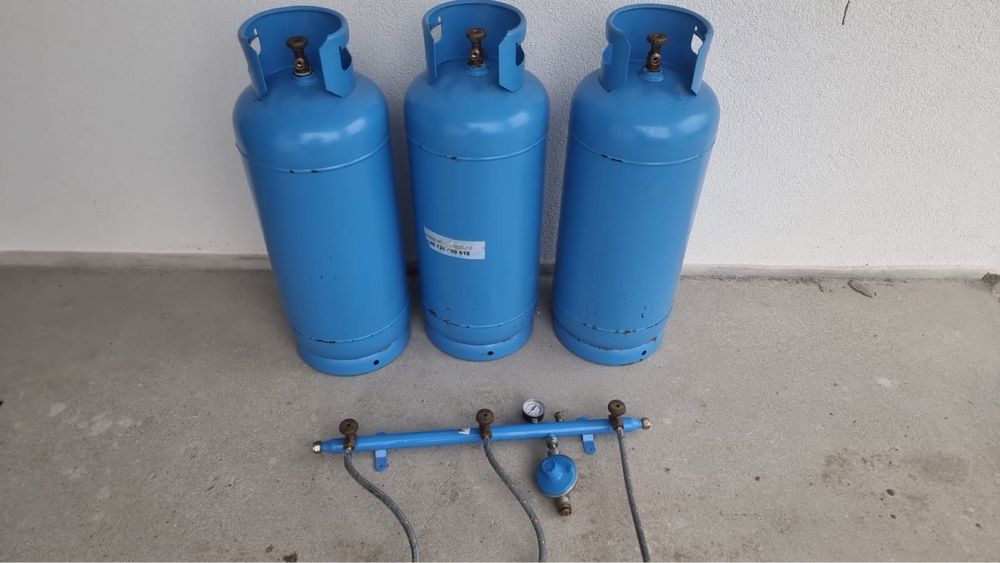 Vand 3 buteli si o centralina