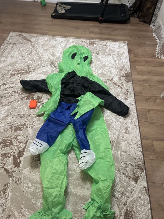 Надувной костюм инопланетянин