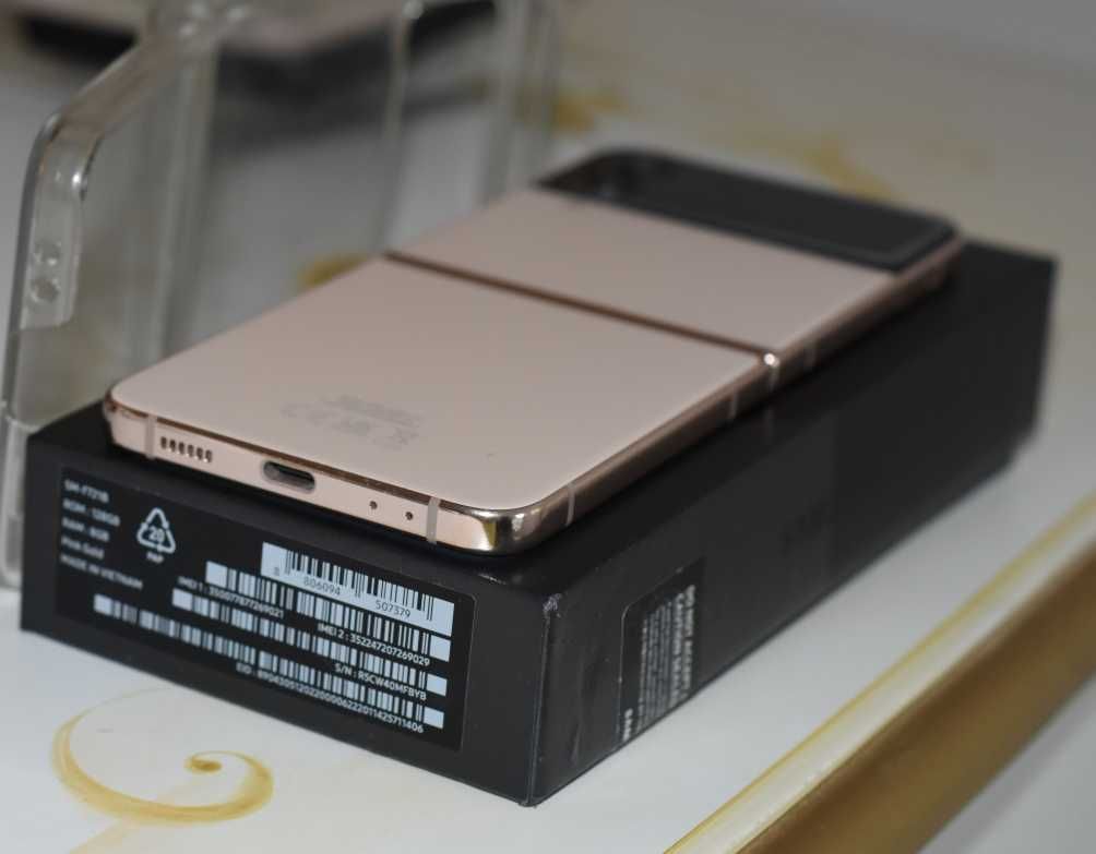 Telefon mobil Samsung Galaxy Z Flip4, 8GB RAM, 128GB, 5G,
Pink Gold