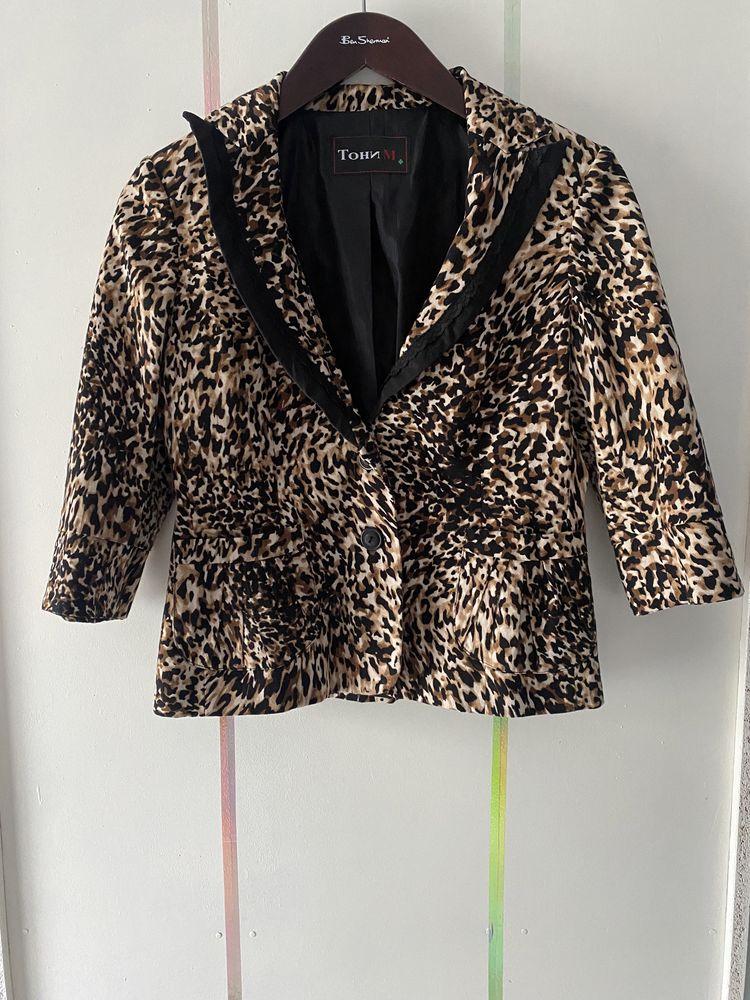 Дамско сако с тигрова шарка Тони М