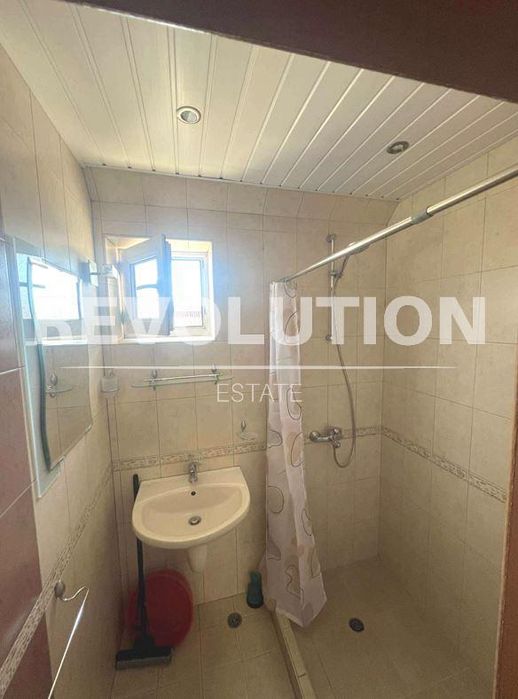 Дава се под наем Двустаен апартамент в Варна, Левски - 62 кв.м за 475 € - Снимка #3