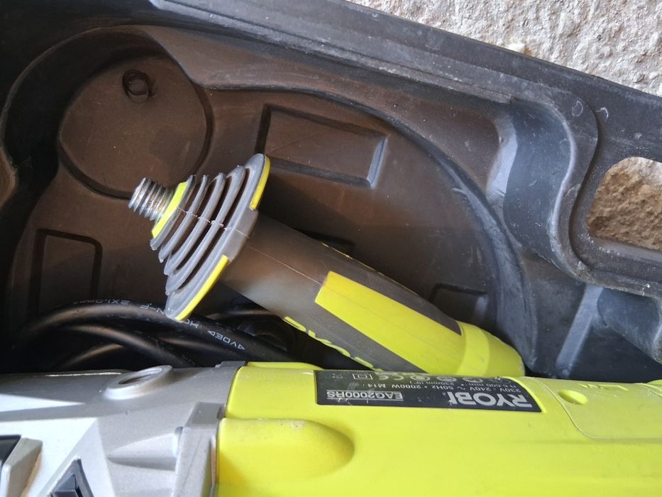 голям шлайф рйоби с куфар само лично предаване