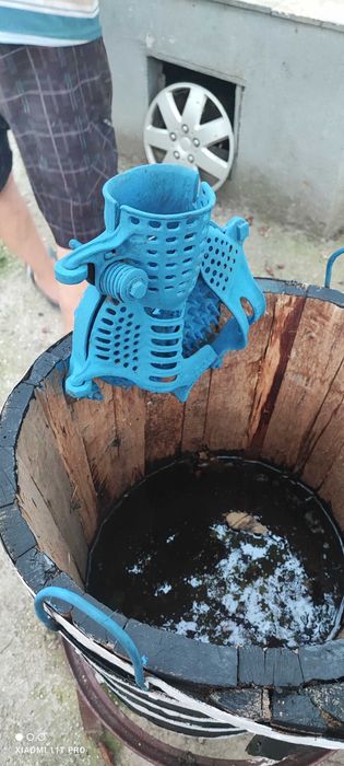 Стара немска трошачка за царевица