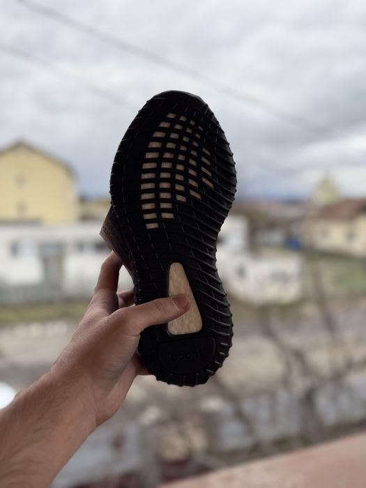 Yeezy 350V2 Core Red marimea 39