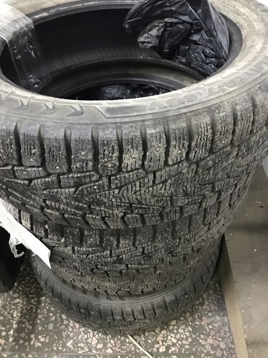 Комплект шин в хорошем состояний