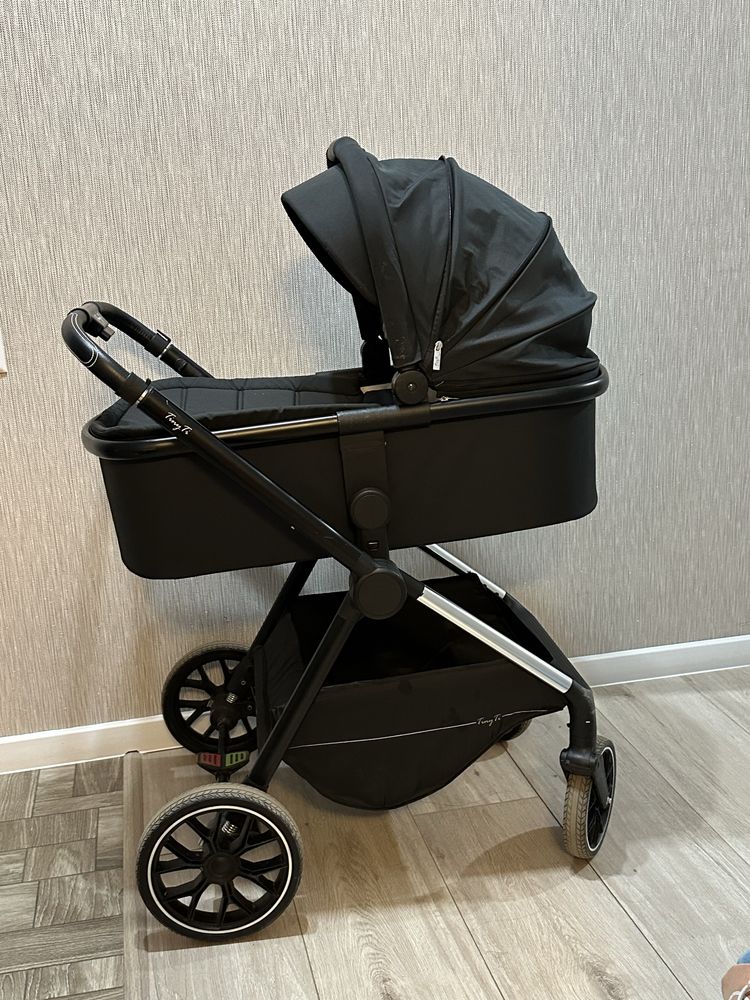 Продам детскую коляску 2 в 1