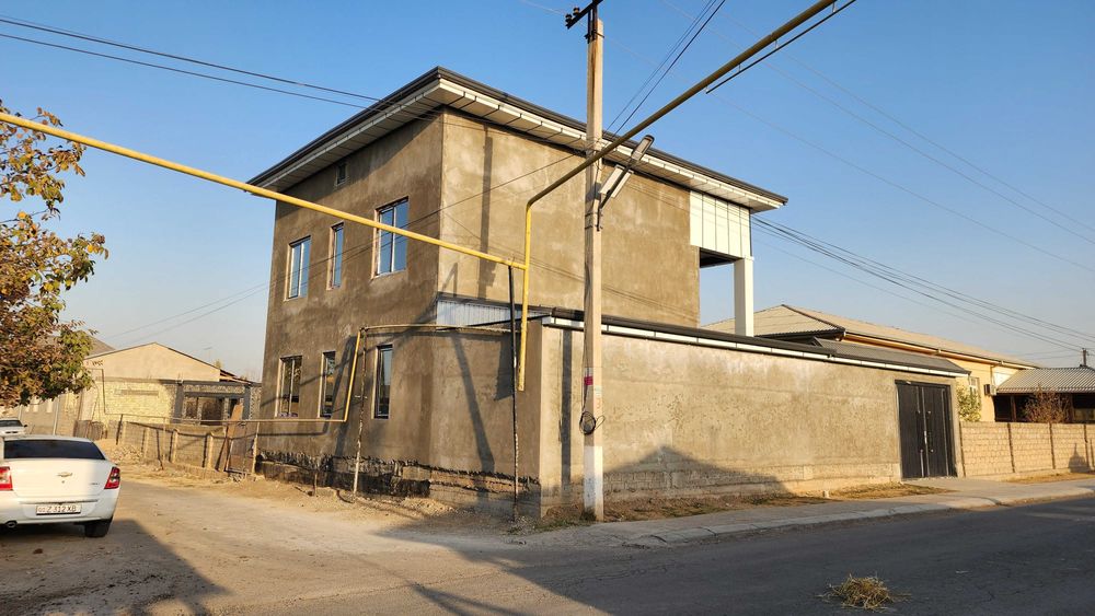 Уй сотилади 2 сотик 185 кв.м + монсарда