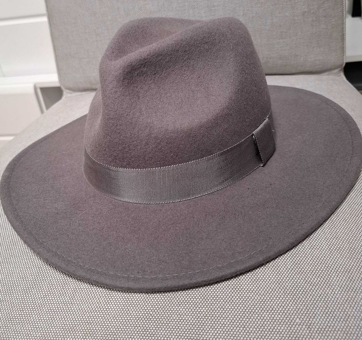 Шапки LIU•JO, H&M