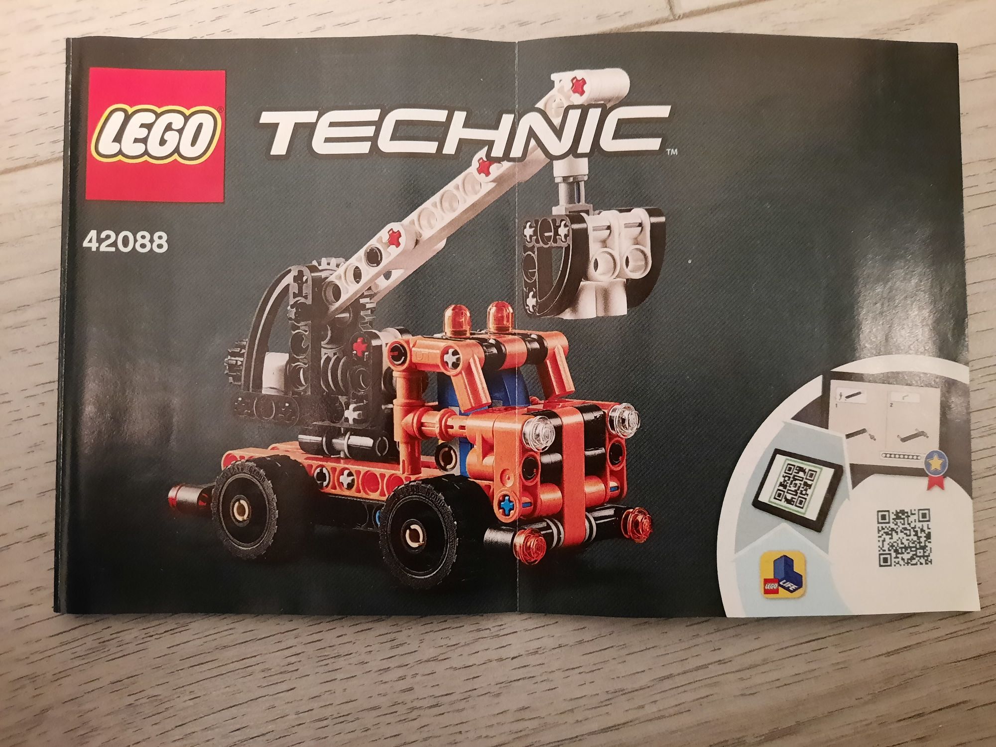 LEGO 42088 - Lego Technic - Cherry Picker