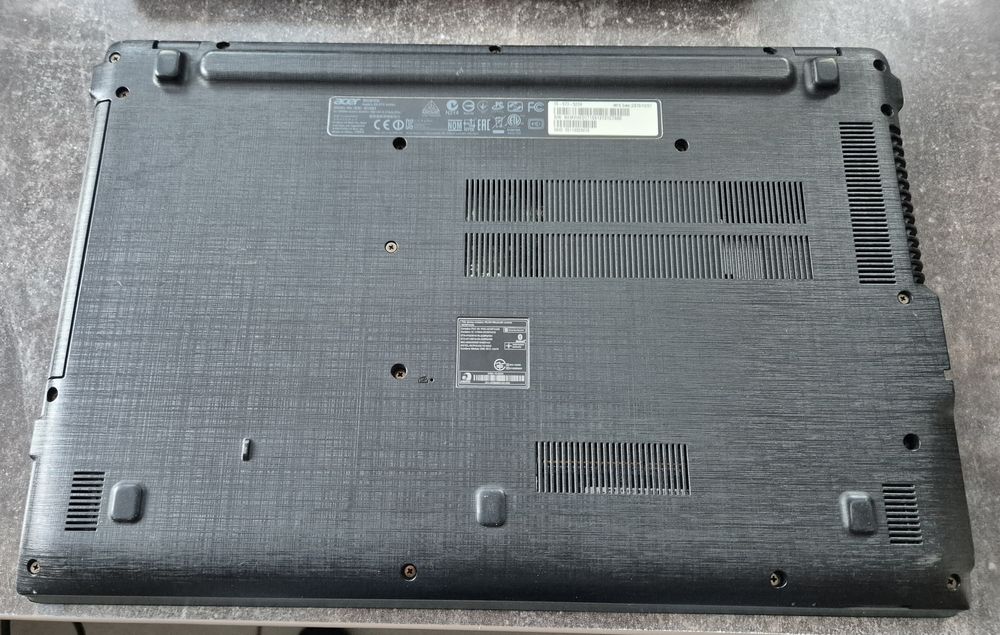 vand laptop Acer Aspire E5 573..15.6 inch FH..8 Gb..Ssd 240 Gb.
X Modi