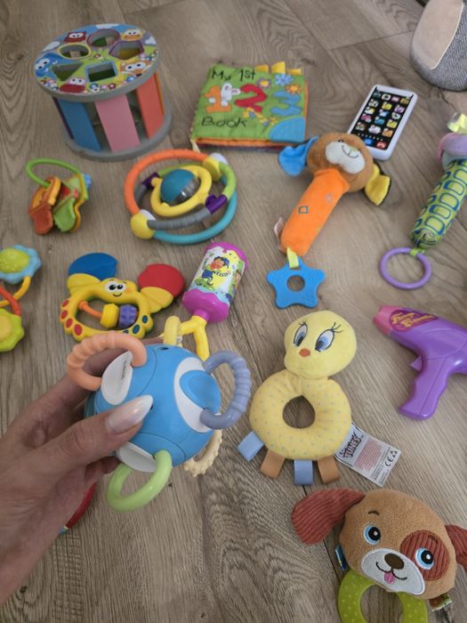 Lot jucării interactive