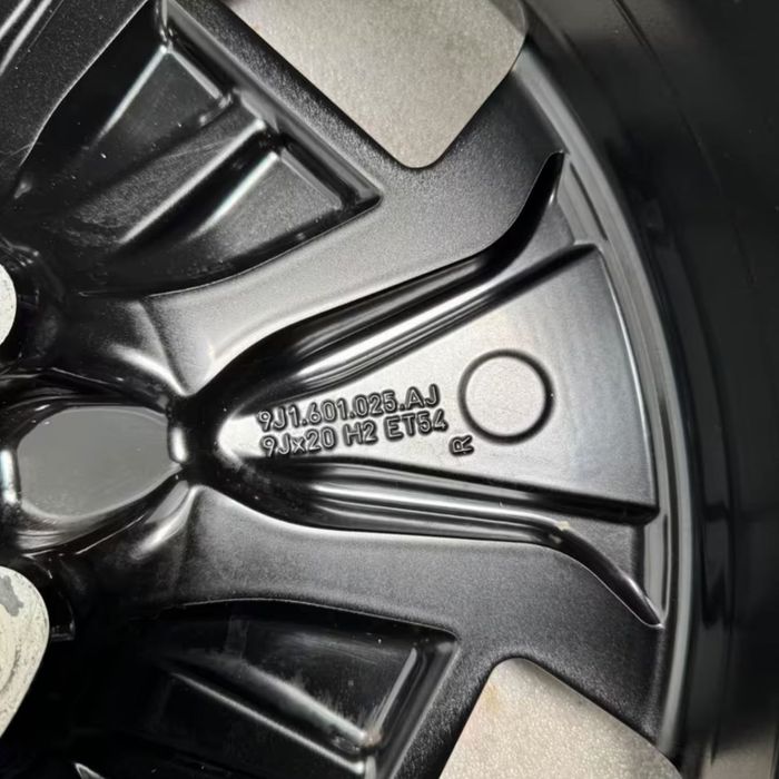 Оригинални джанти порше тайкан 20 цола Porsche taycan