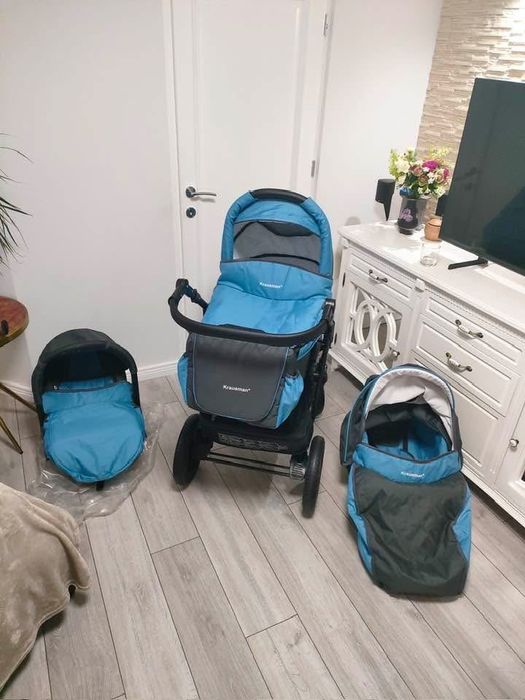 Carucior 3 in 1! In stare foarte buna! Folosit foarte putin