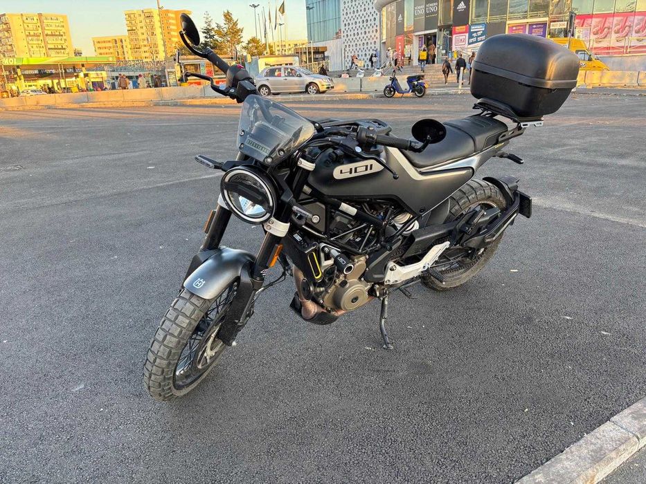 Motocicleta A2 Husqvarna Svartpilen 401