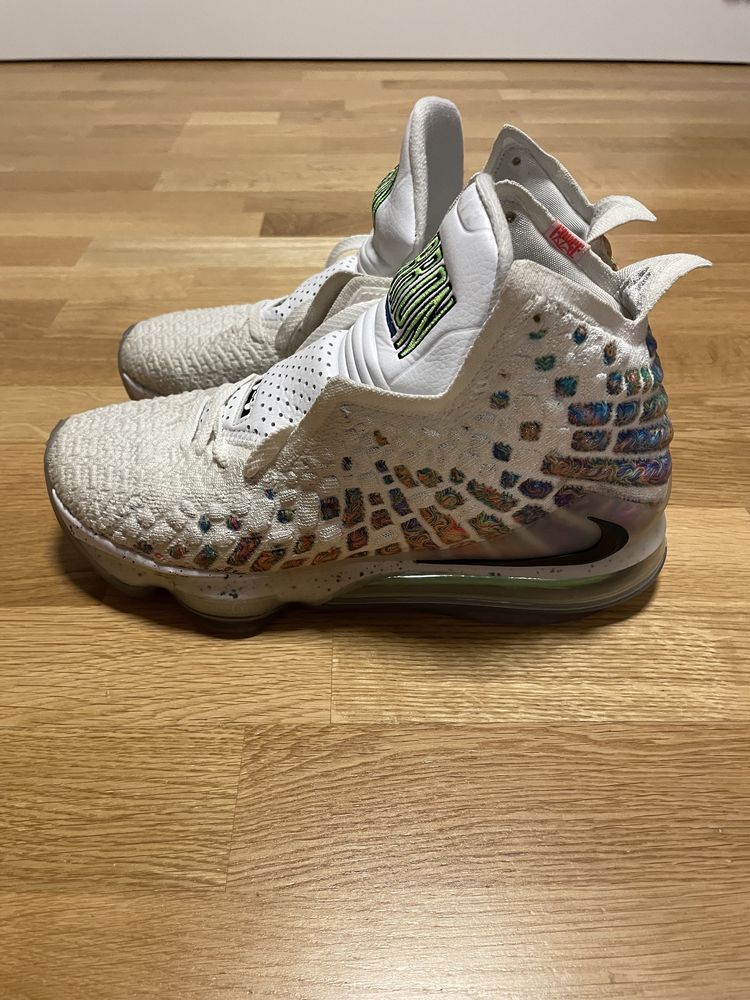 Nike LeBron 17 Command Force