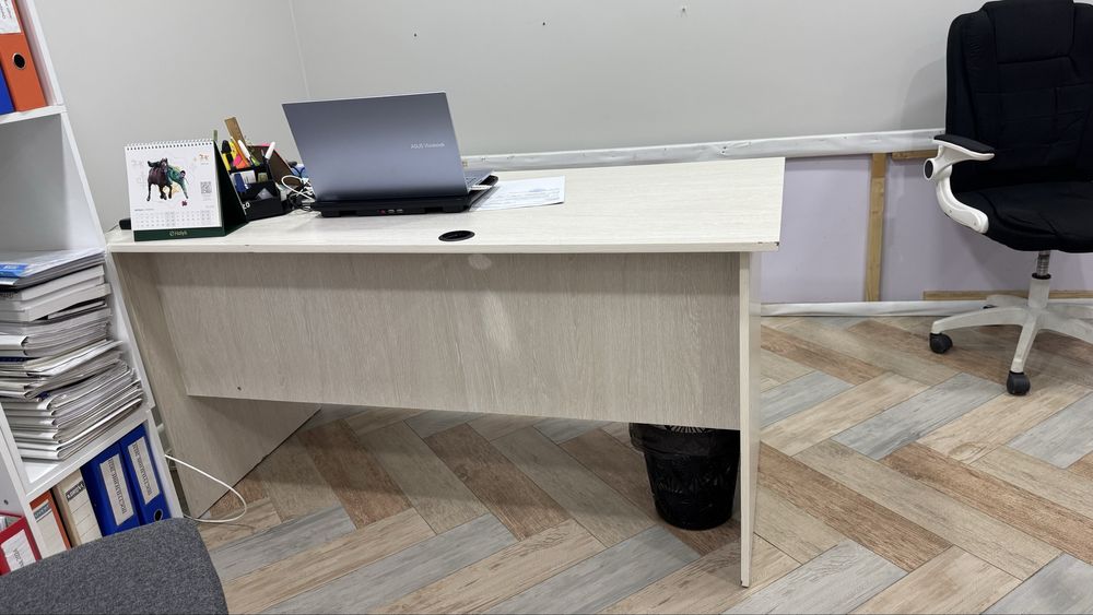 Продам офисный стол