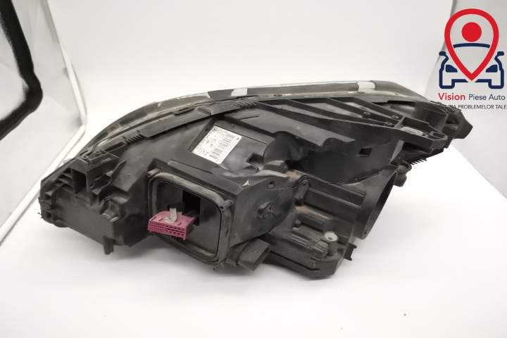 Фар Дясно Оригинален Ксенон Повреден Мерцедес-Бенц / Mercedes-Benz B-C