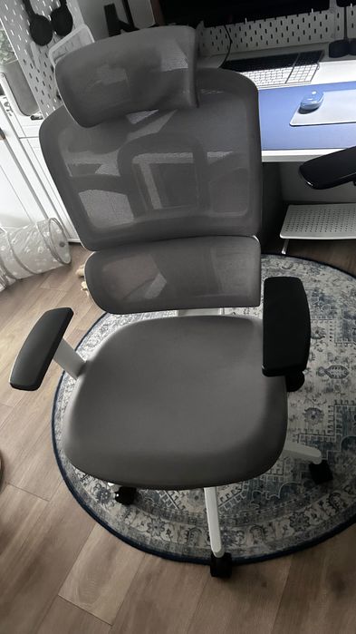 Работен стол Ergo white