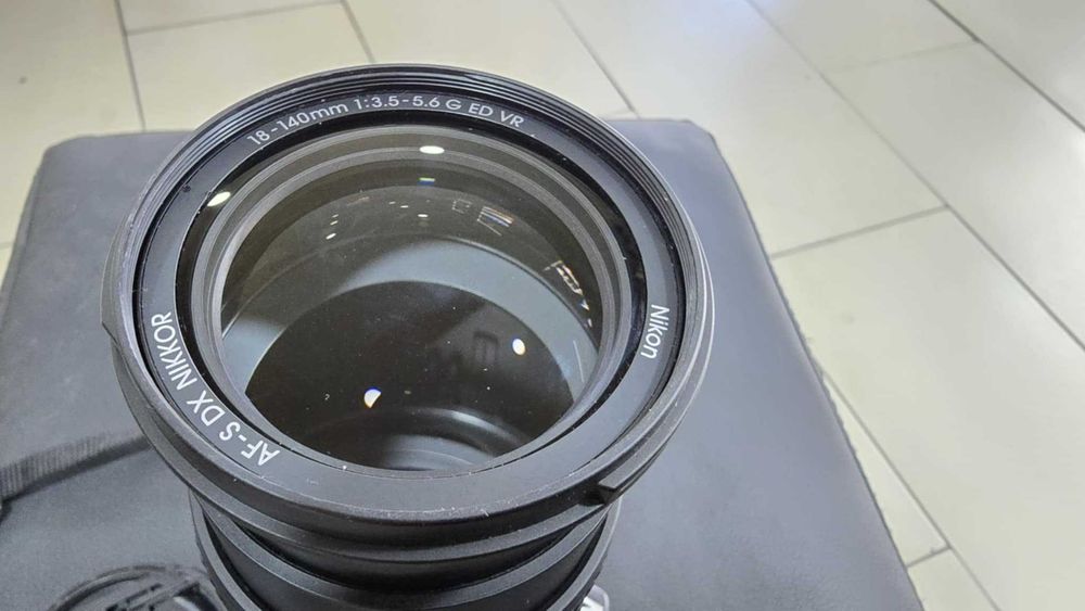 Фотоапарат Nikon D5600 + обектив Nikon AF-S DX 18-140mm