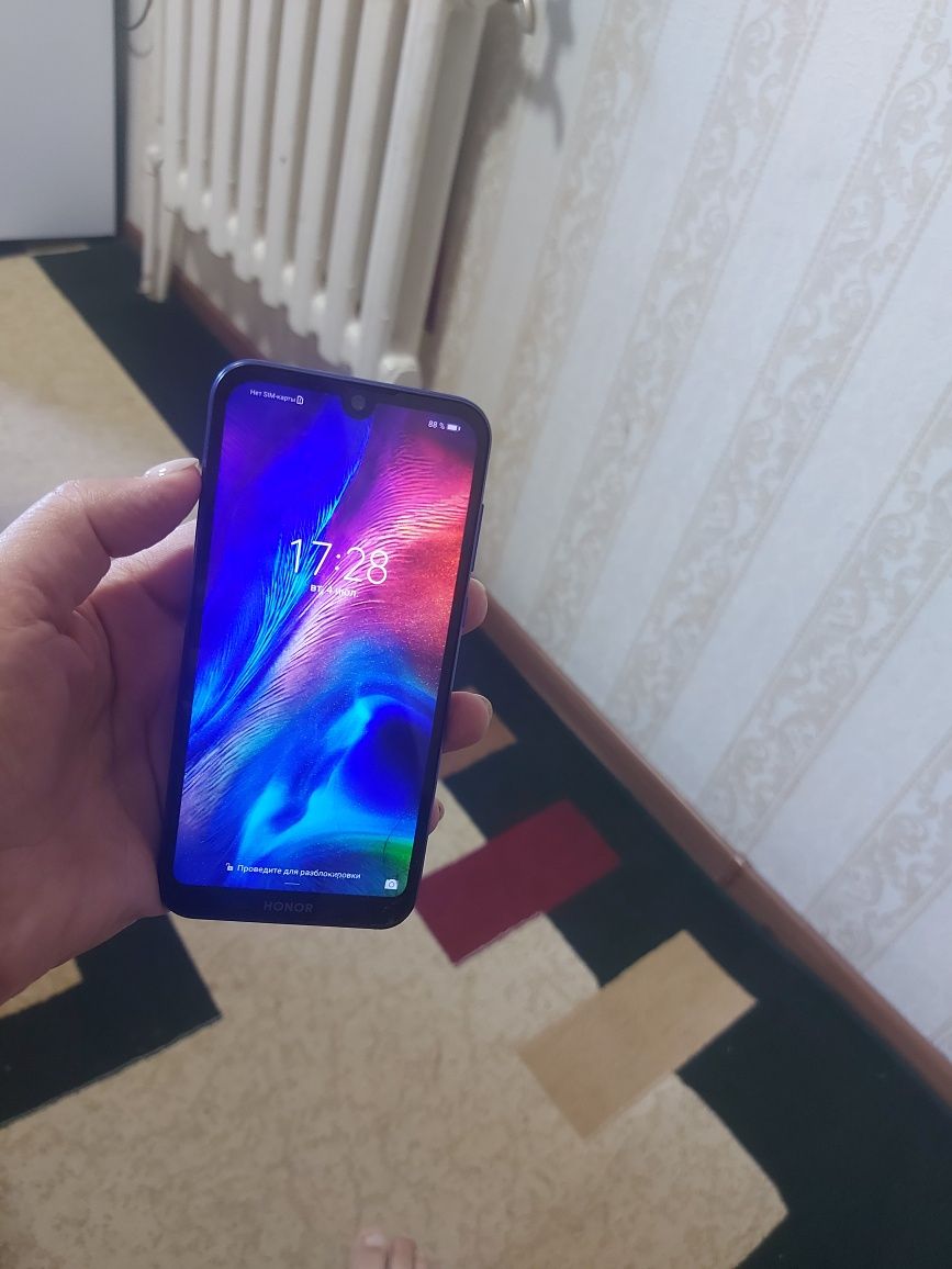 Honor 8s нархи 500000 сум