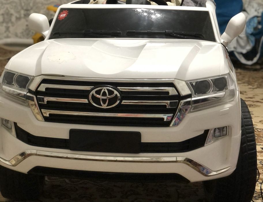 Детская электро  машинка с пультом