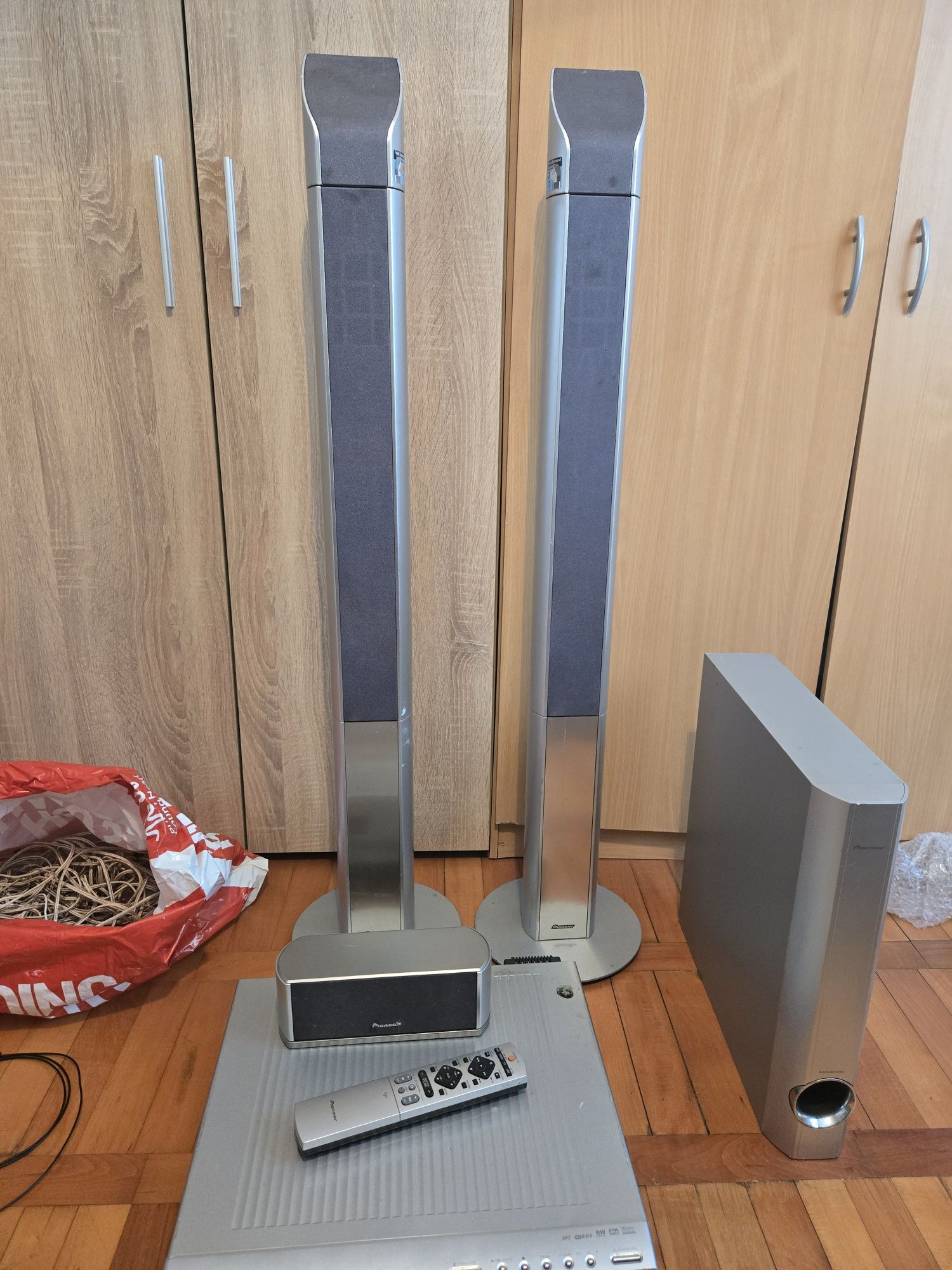 Pioneer Home Theater System XV-DV424 + 5.1 колони