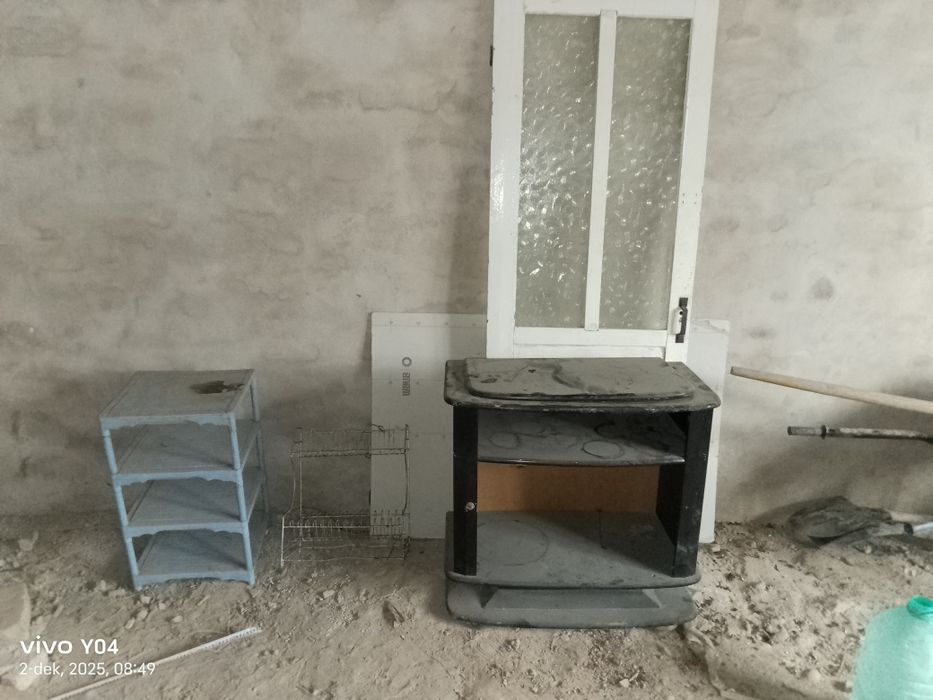 Eshik va pastavka yana mayda chuda narslar bn sotiladi