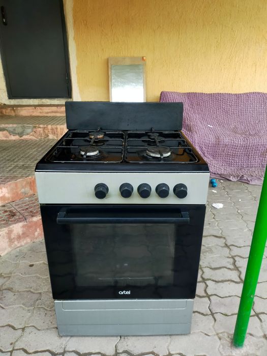 Продам газовую плиту