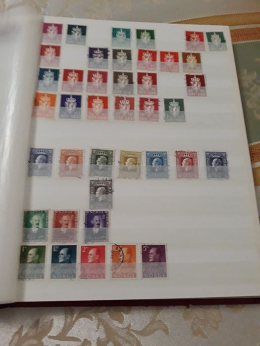 Vand clasor cu timbre.