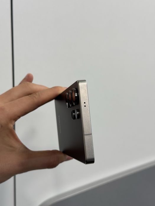 Продавам Samsung S25 ULTRA 33 цикъла