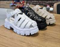 Sandale Prada, culori disponibile negru și alb