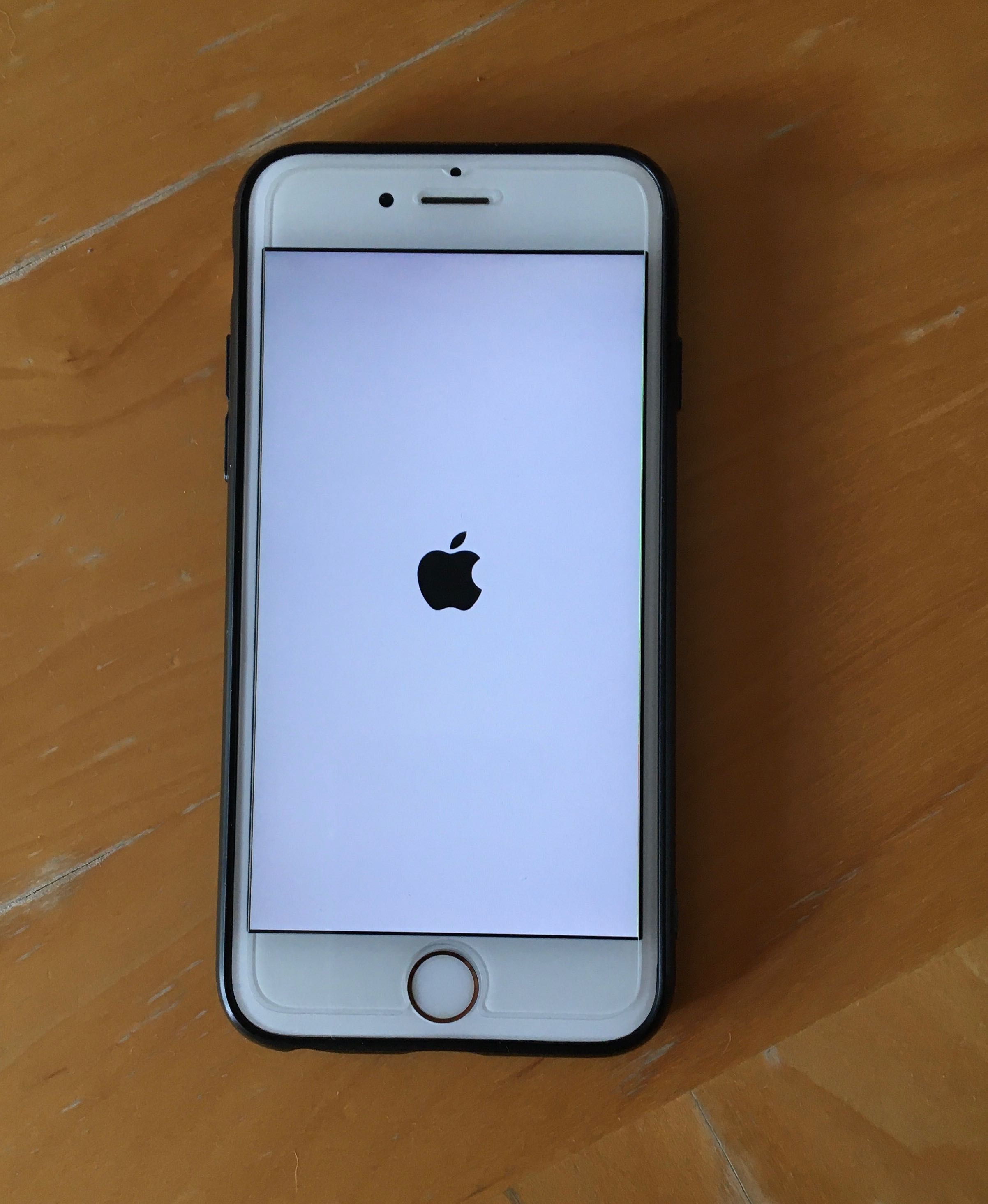 iPhone 6s много запазен