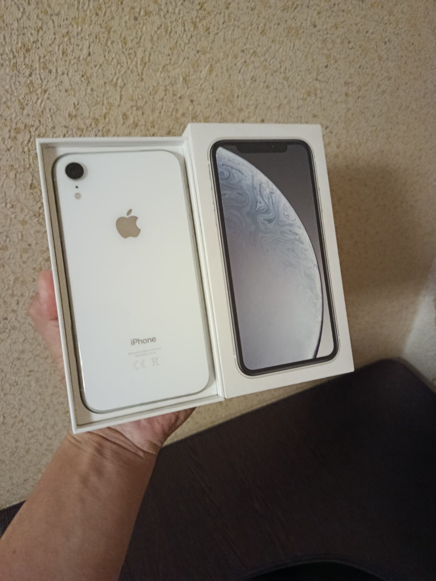 iPhone   XR/64gb