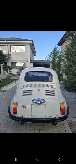 Mașină de epoca fiat 500l 1970