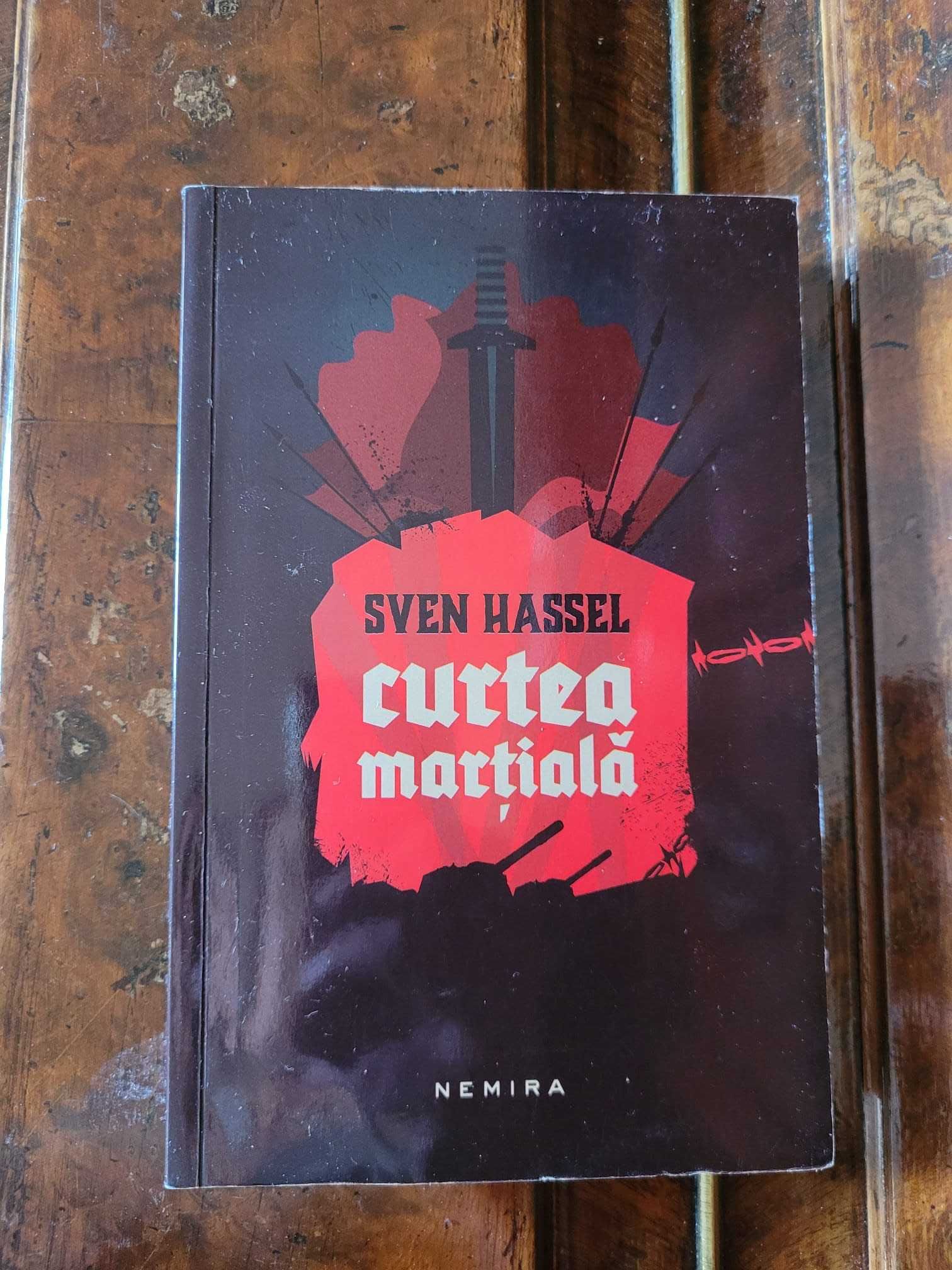 roman Curtea matiala de Sven Hassel