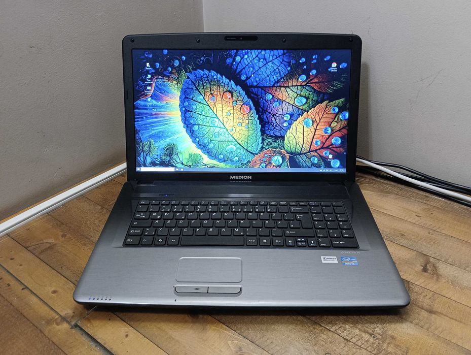 Лаптоп Medion Akoya E7222/  17"