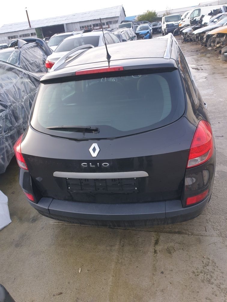 Dezmembram Renault clio 3 1.5 dci euro 4 90 cp cutie manuala 5+1 trept